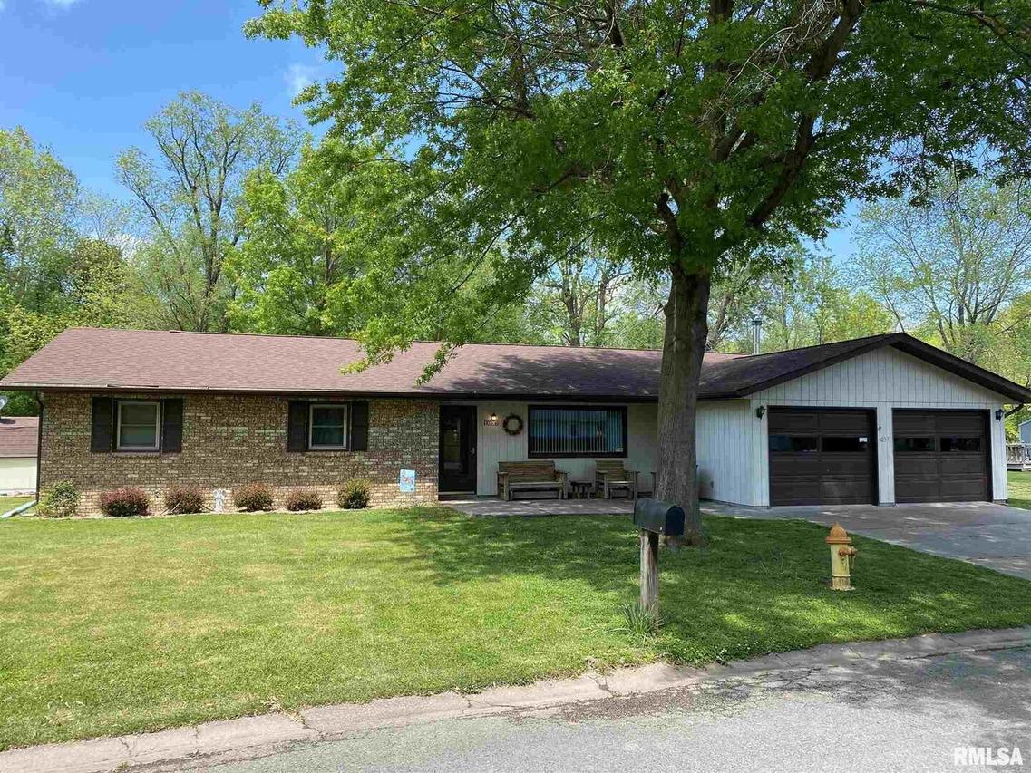 1037 Roberta Dr., Murphysboro, IL 62966