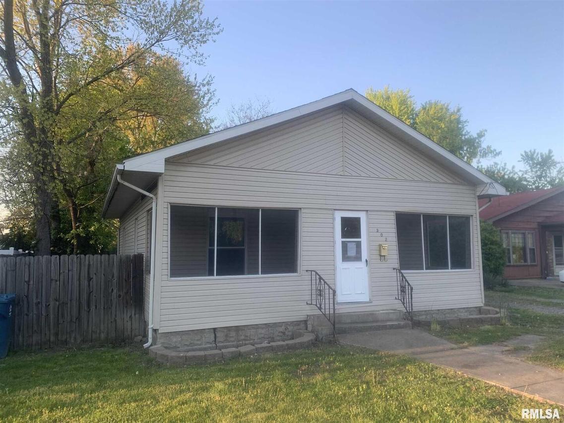 302 Elles Ave., Carterville, IL 62918