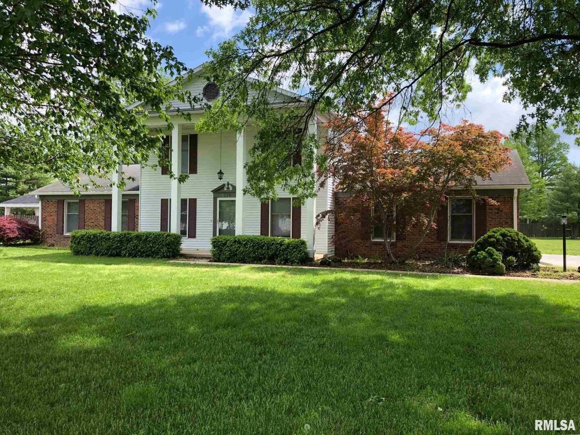 118 Hawthorne Estates, Salem, IL 62881