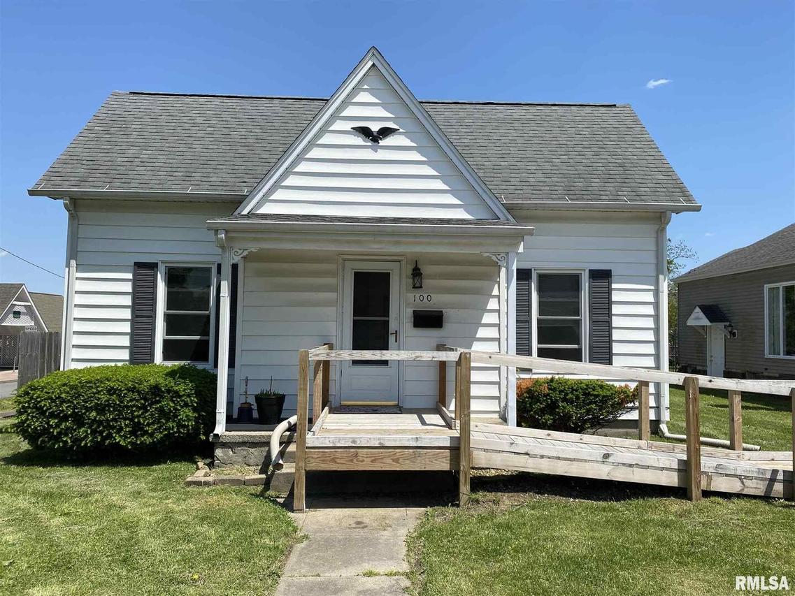 100 S 18th St., Herrin, IL 62948