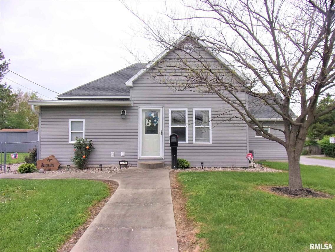 609 N Victor St., Christopher, IL 62822