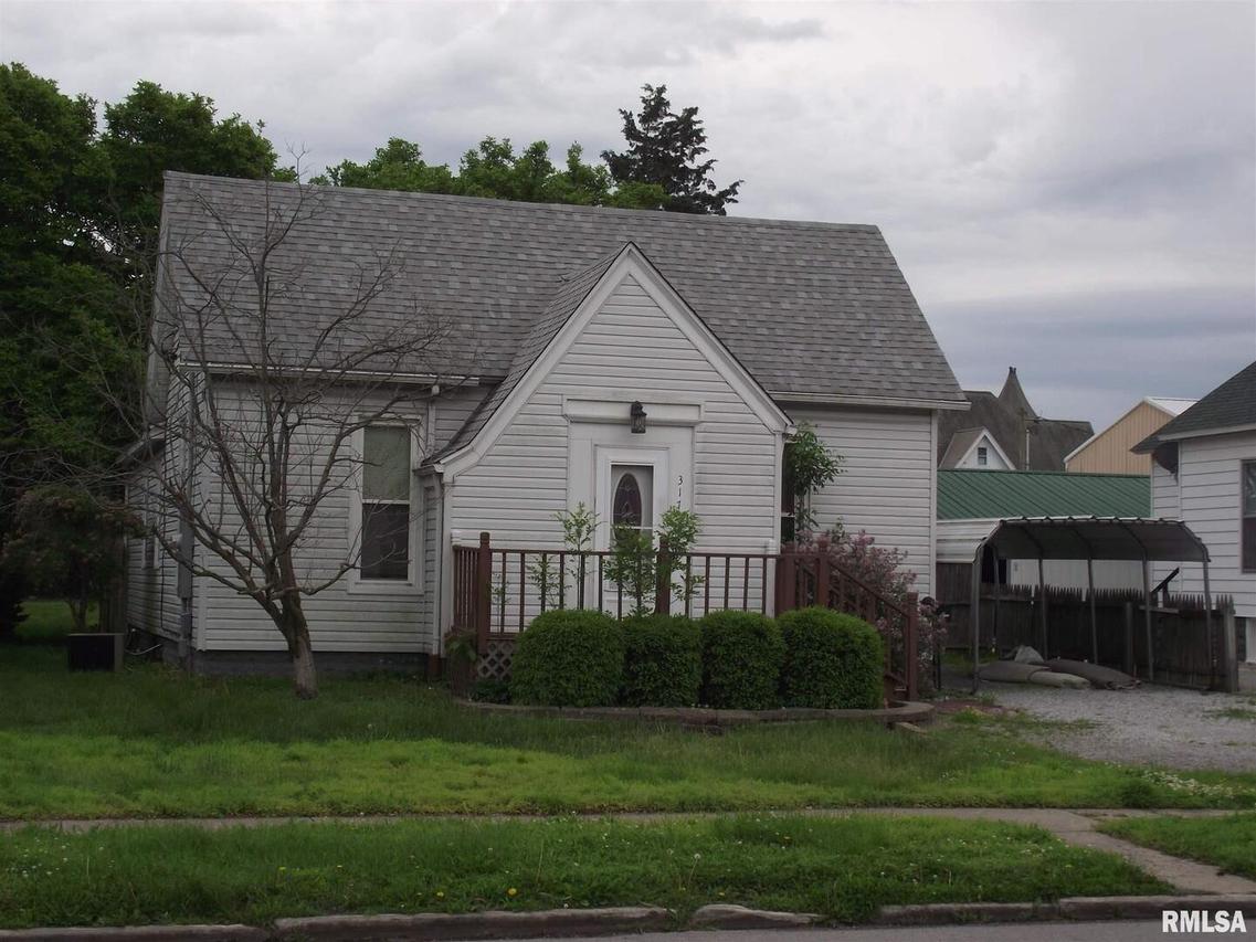 317 E Poplar St., Duquoin, IL 62832