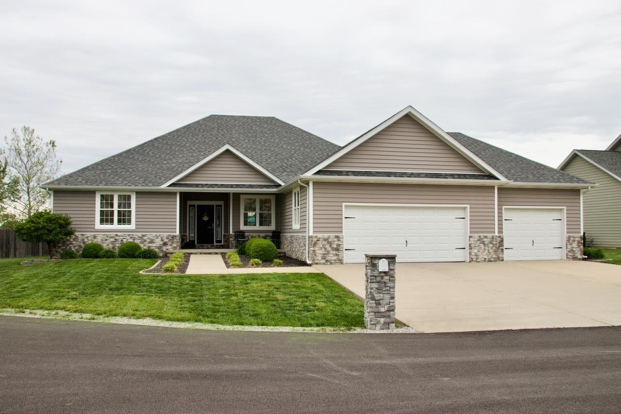 306 Excalibur Dr., Carterville, IL 62918