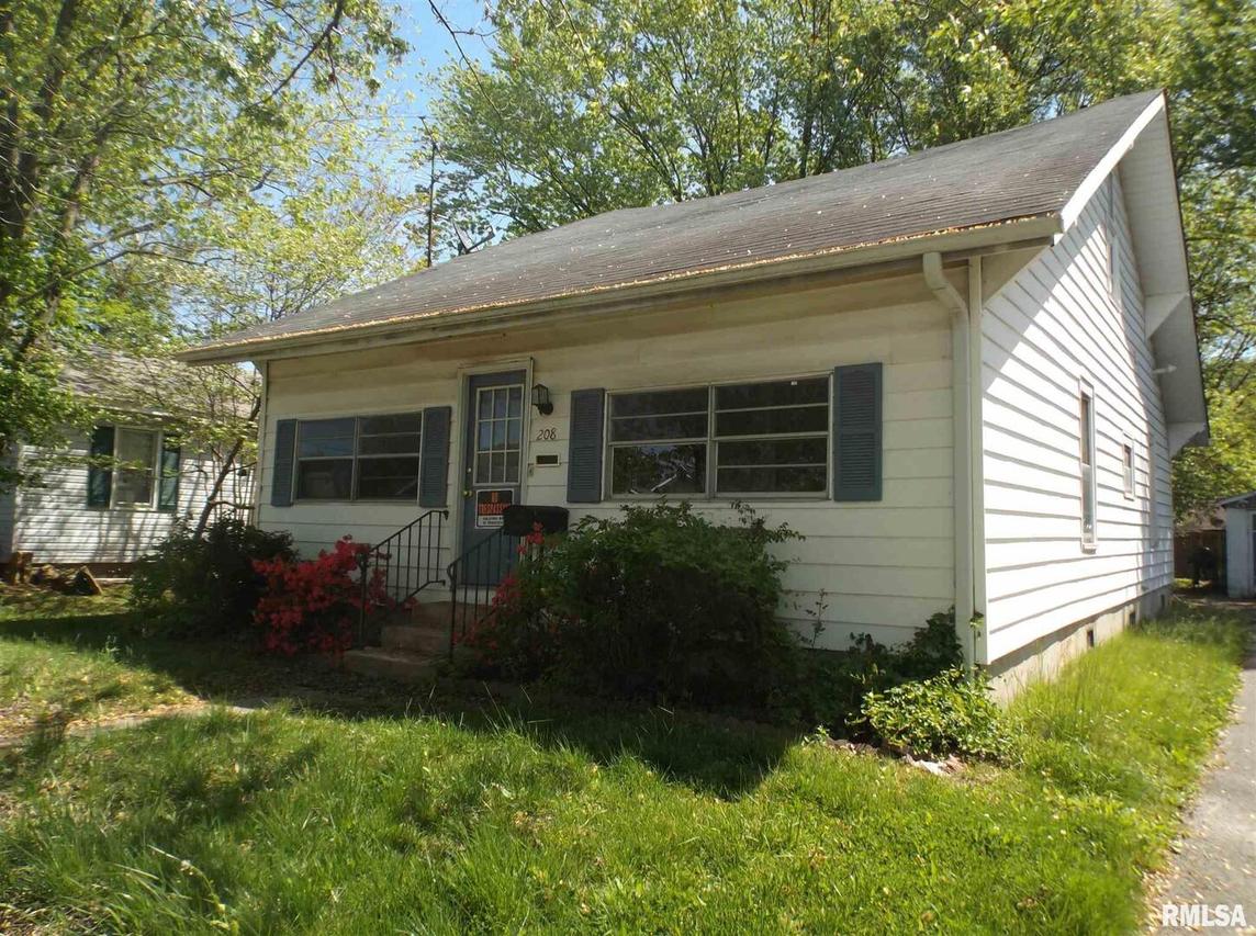 208 S 8th St., Herrin, IL 62948