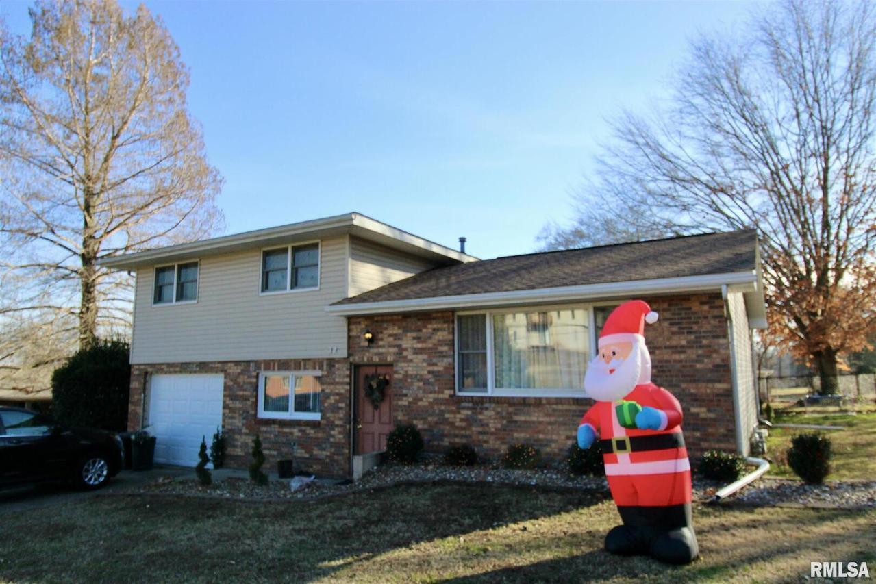 32 Shawnee Dr., West Frankfort, IL 62896