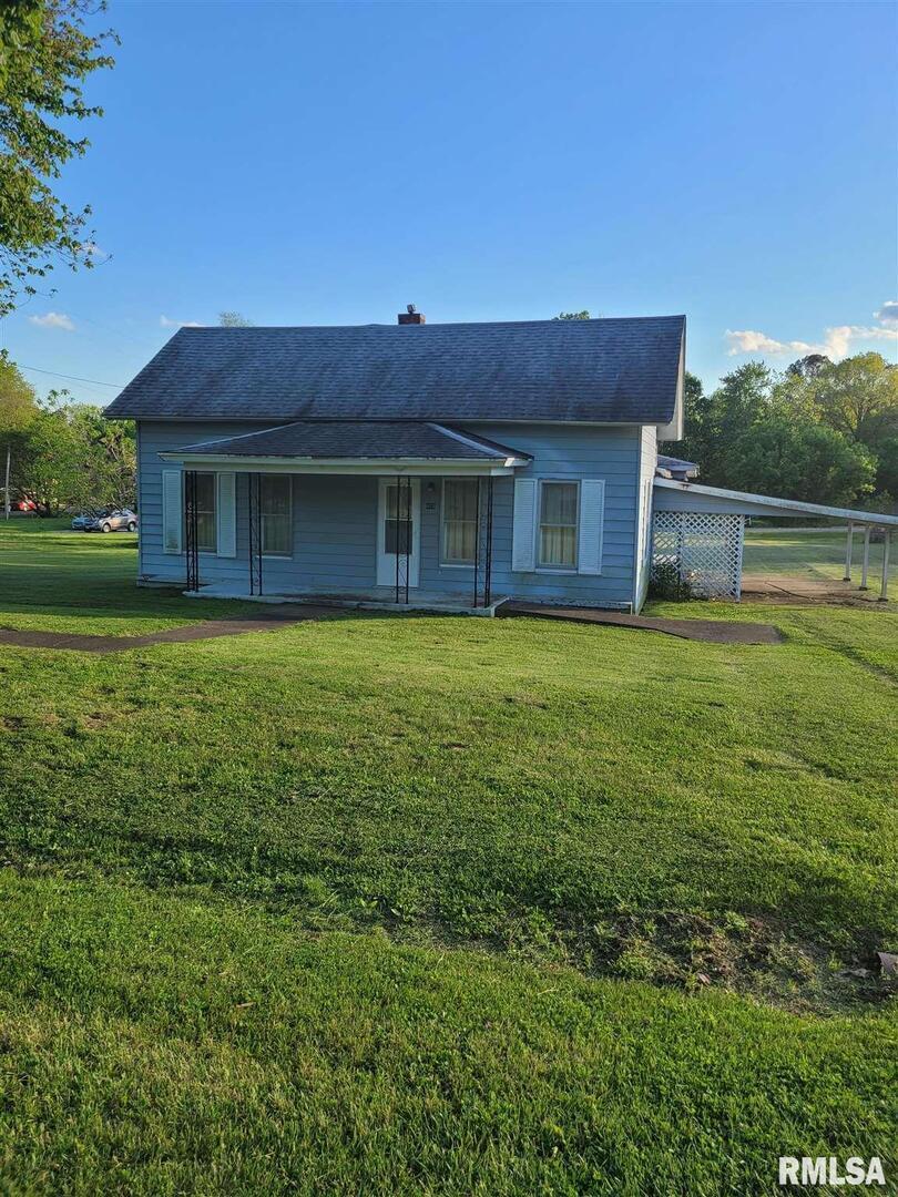 405 Walnut St., Stonefort, IL 62987