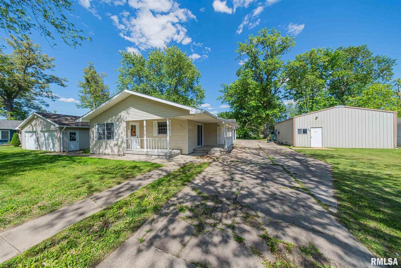 202 S George St., Hurst, IL 62949