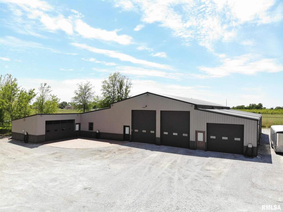 2047 Mills Cart Rd., Salem, IL 62881