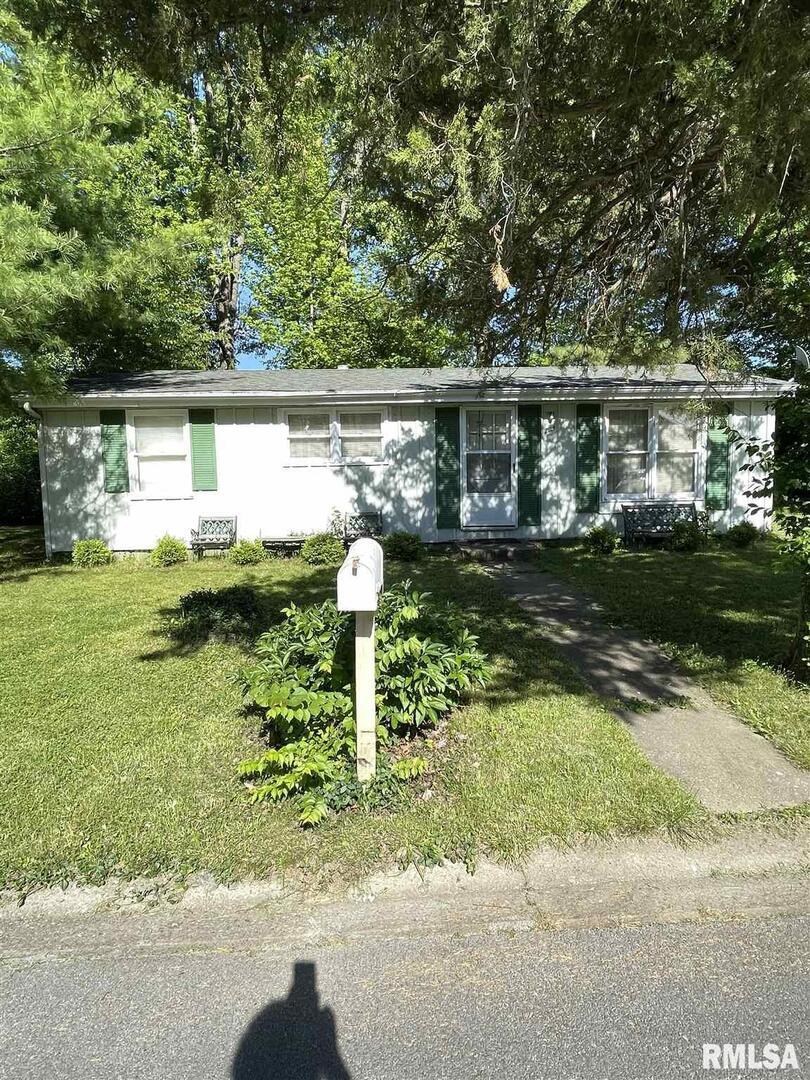 203 Friedline Dr., Carbondale, IL 62901