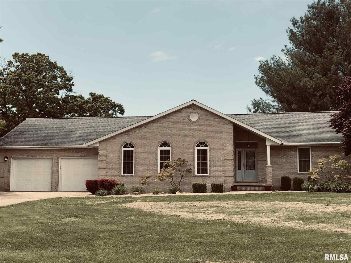 413 Cottonwood Dr., Salem, IL 62881