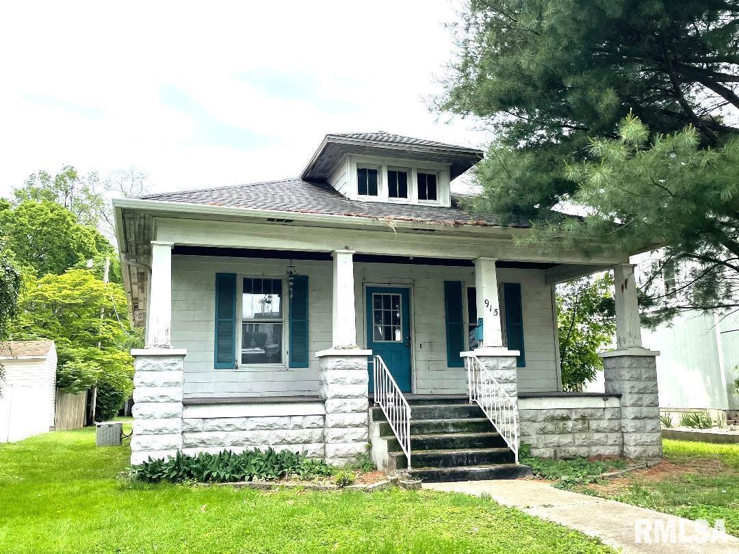 915 E 3rd St., Centralia, IL 62801