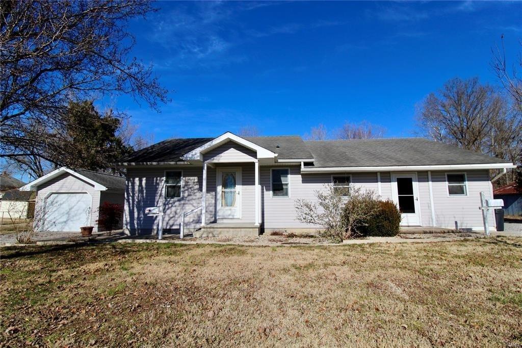 809 E 8th St., West Frankfort, IL 62896