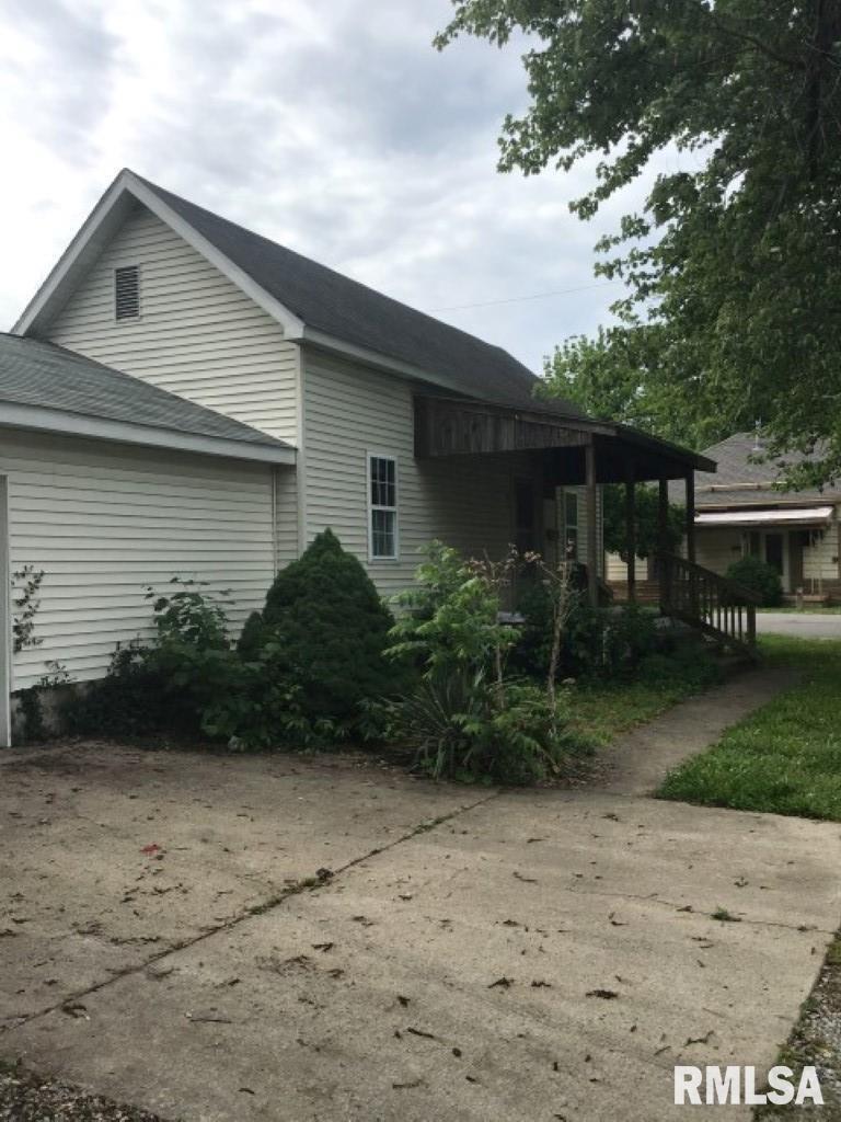 1109 E College St., Marion, IL 62959