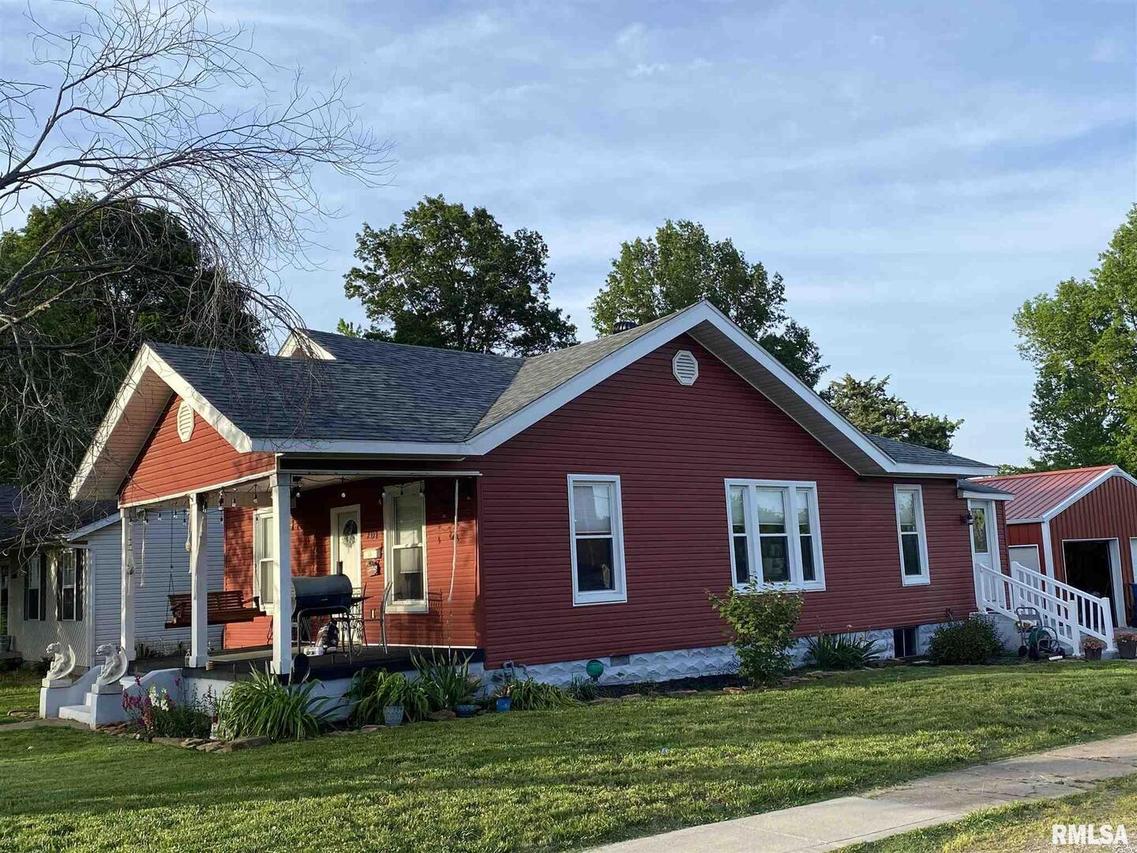 701 Monroe St., Johnston City, IL 62951