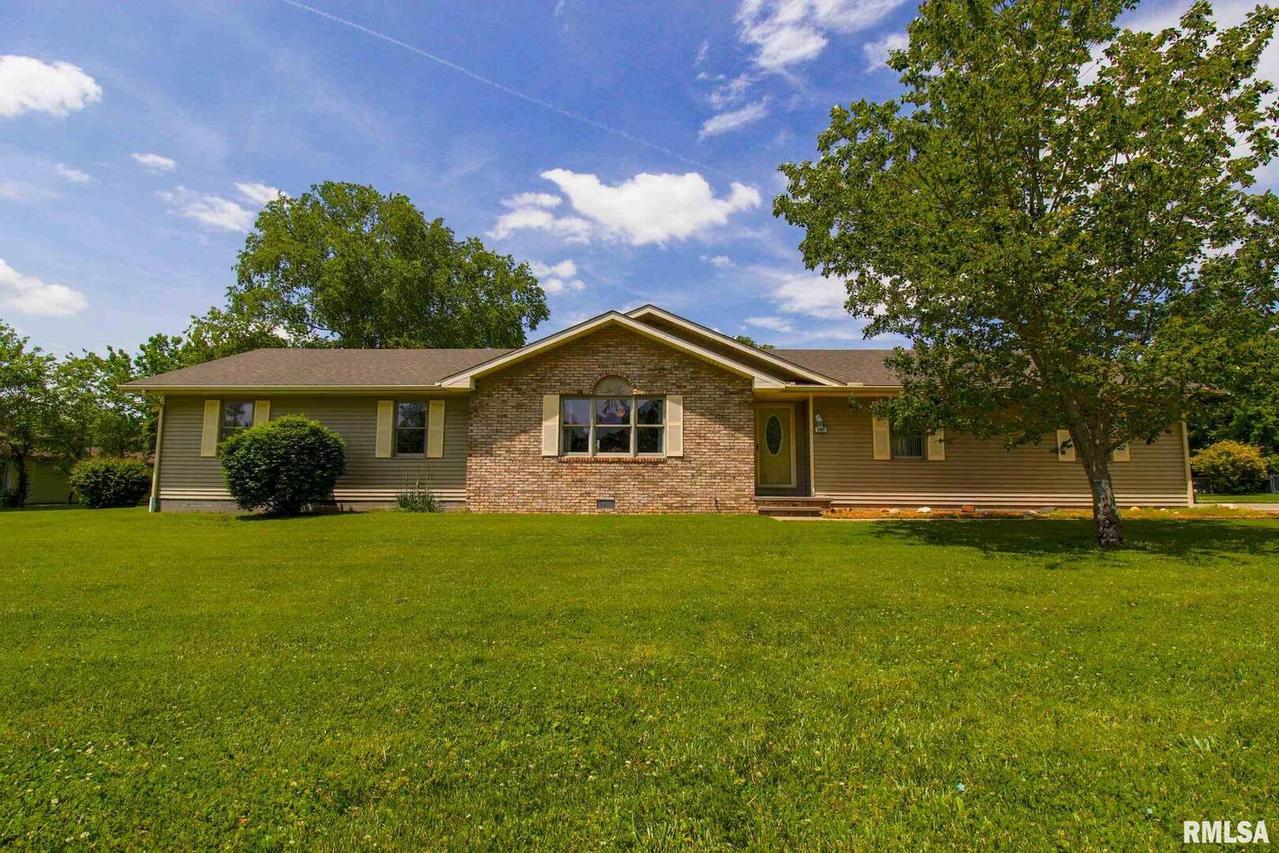 1309 E 9th St., West Frankfort, IL 62896