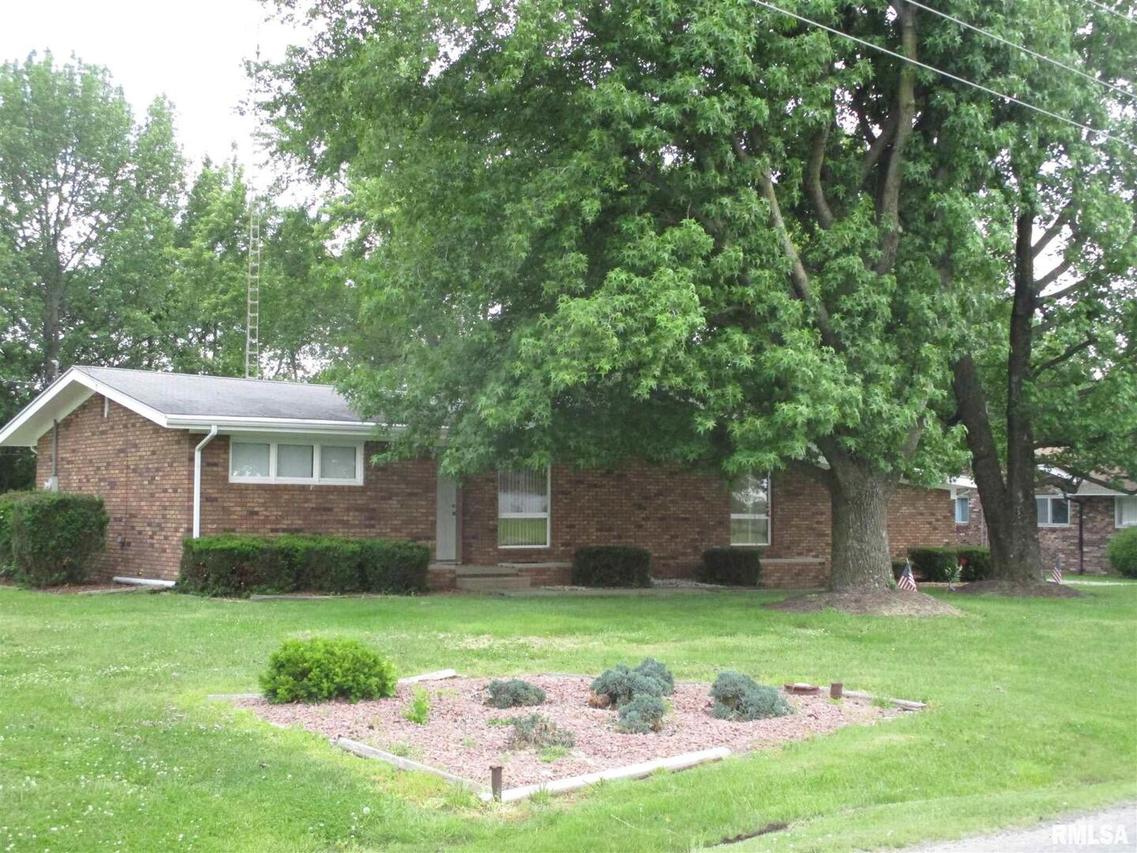 1404 N Duquoin St., Benton, IL 62812