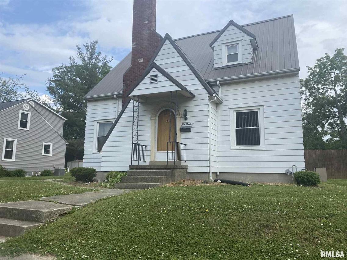 200 E Bennett, Salem, IL 62881