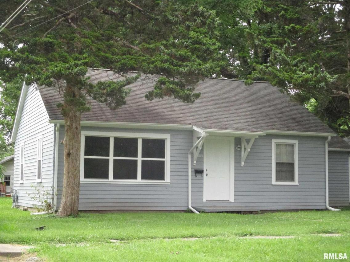 1005 N Main St., Benton, IL