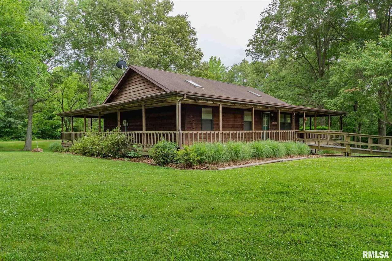 601 Cypress St., Desoto, IL 62924