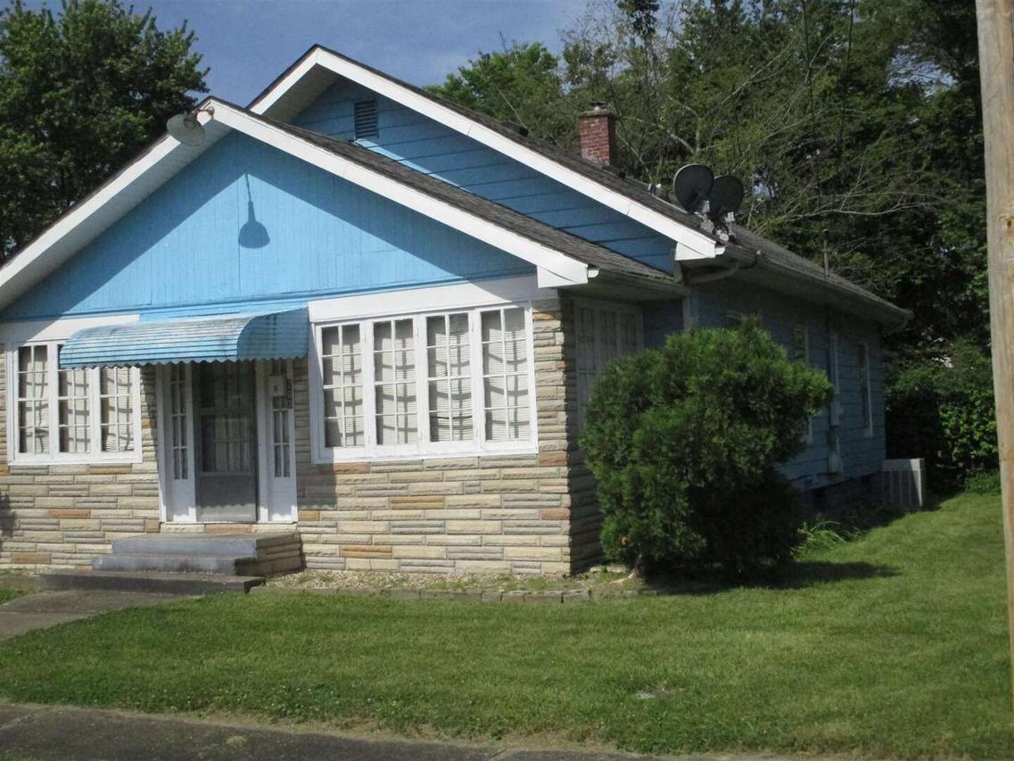 203 N 8th St., Benton, IL