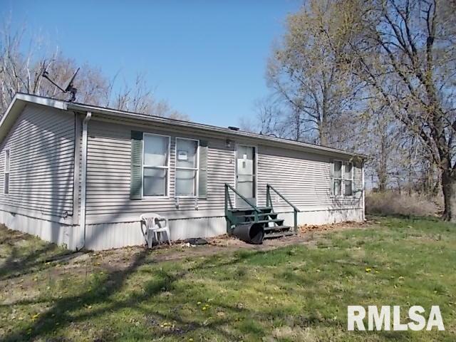 89 Walnut St., Richview, IL 62877