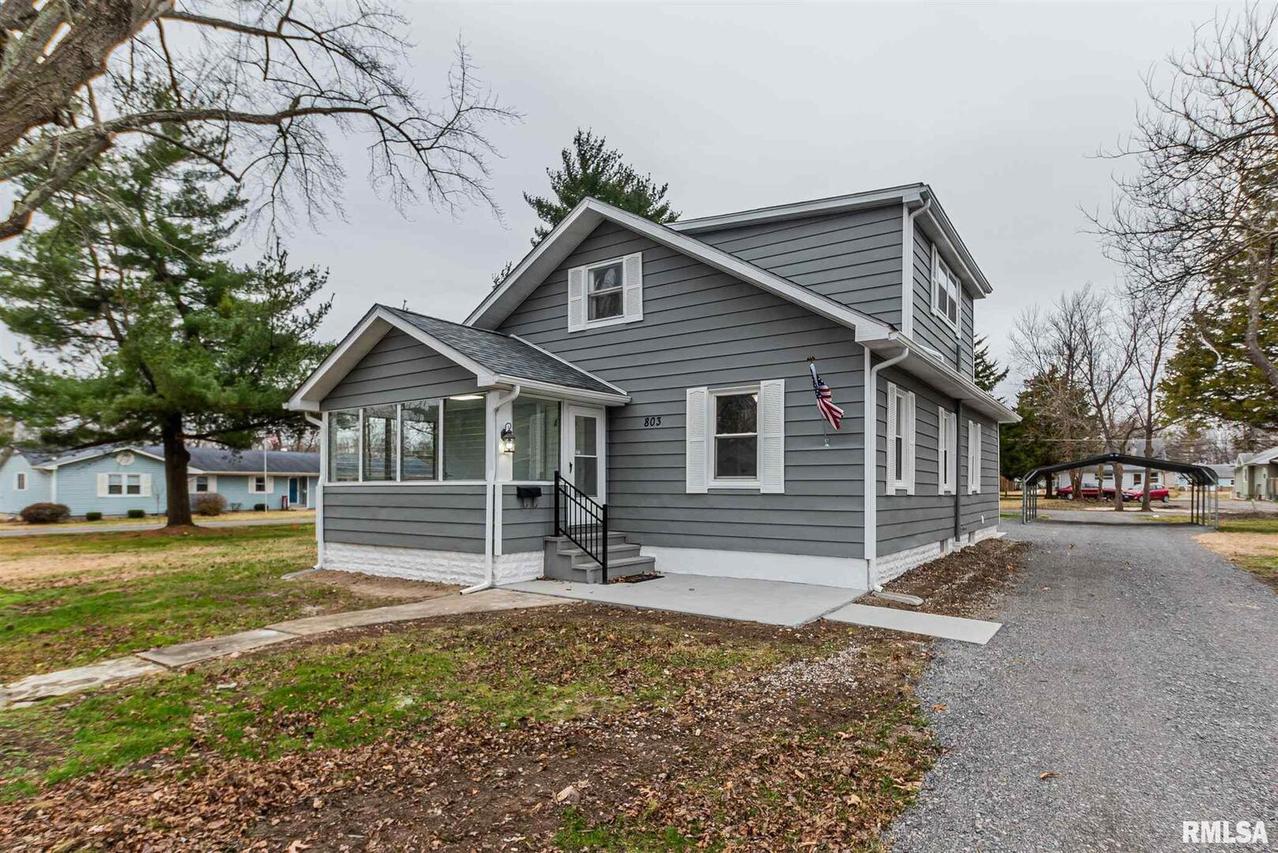 803 N Hickman St., Benton, IL 62812