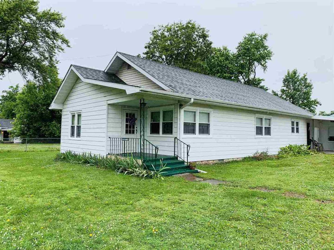 21 W Church St., Raleigh, IL 62977