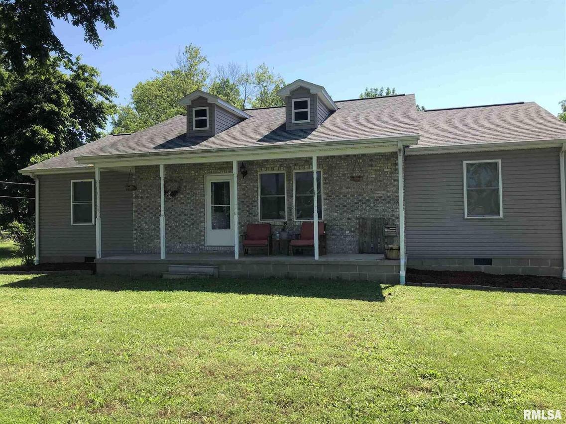 712 S Locust St., Sesser, IL 62884