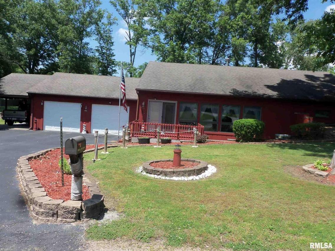 1001 E Taylor St., Benton, IL 62812