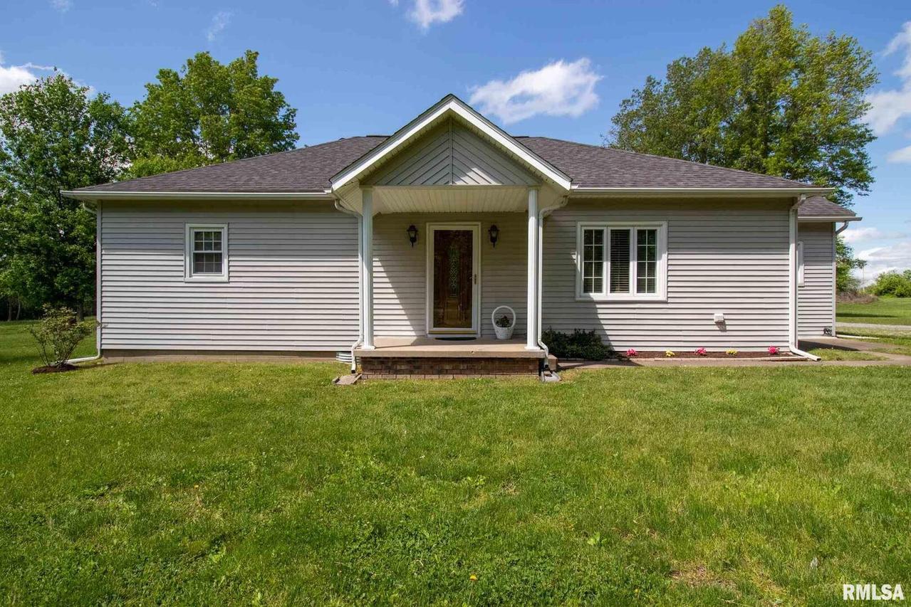 10063 Prairie Meadows Ln., West Frankfort, IL 62896