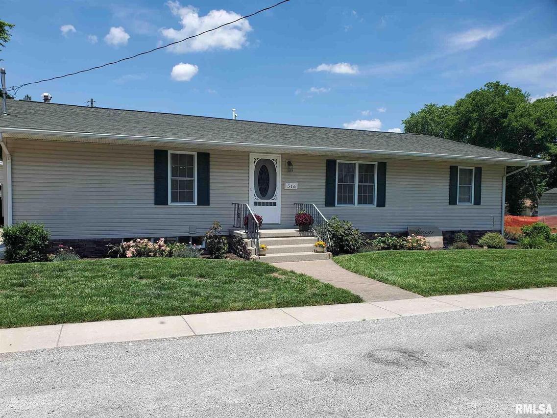 516 W Farris St., Carterville, IL 62918