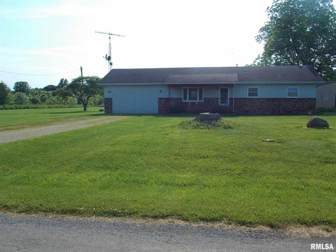 2101 Charlton Rd., Kell, IL 62853
