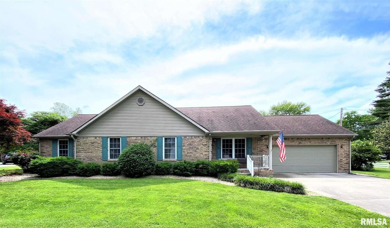 601 N Mill St., Flora, IL 62839