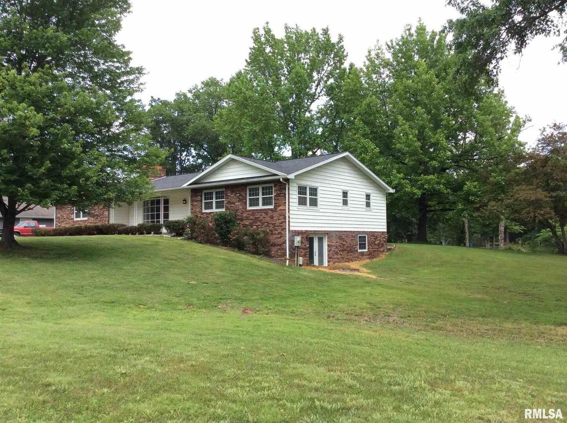 15680 N Cooks Dr., Mt Vernon, IL 62864