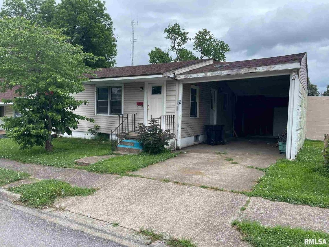305 W 10th St., Metropolis, IL 62960