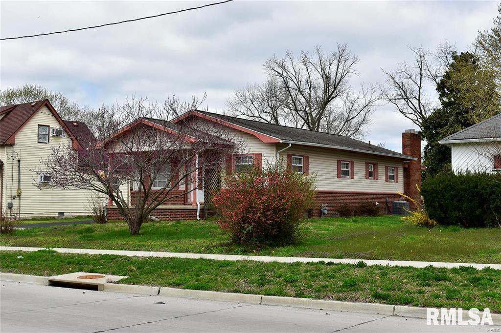 1205 E St Louis St., West Frankfort, IL 62896