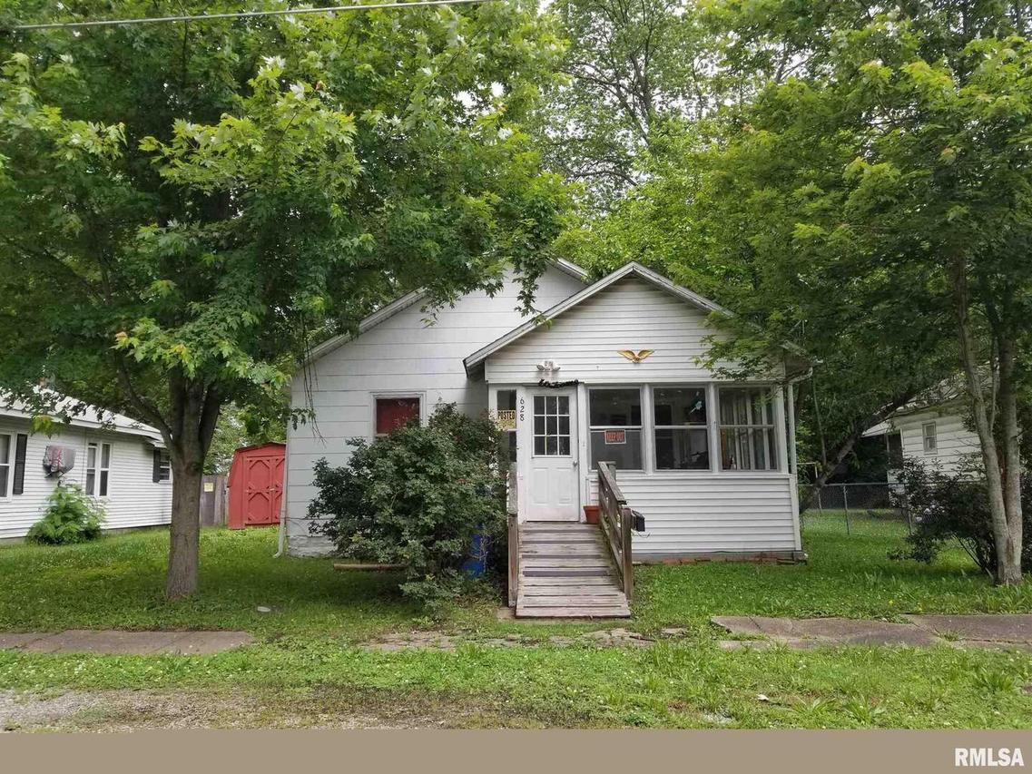 628 N Buchanan St., Benton, IL 62812