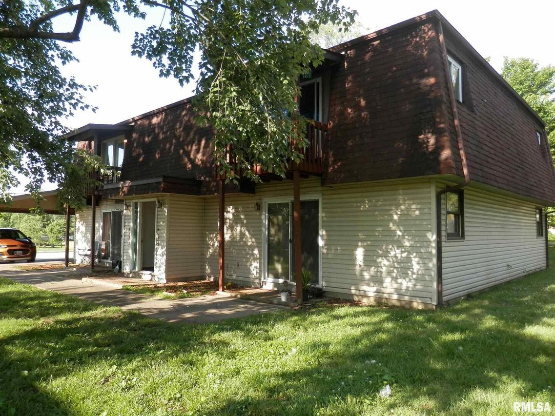 420 E Clark Trail, Herrin, IL 62948