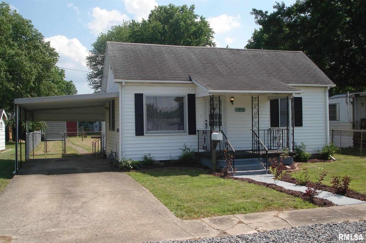 1312 W Harrison St., Herrin, IL 62948