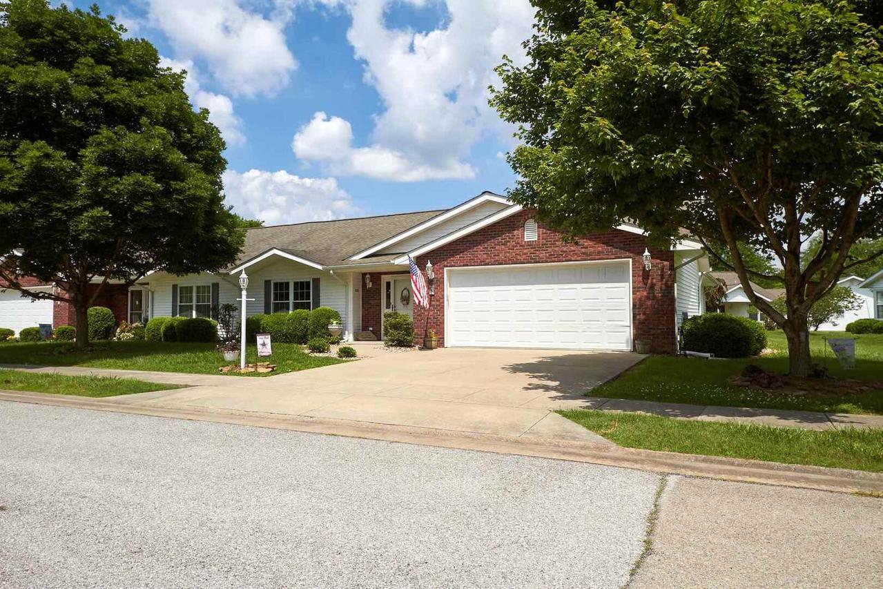 502 Lexington Ct., Carbondale, IL 62901