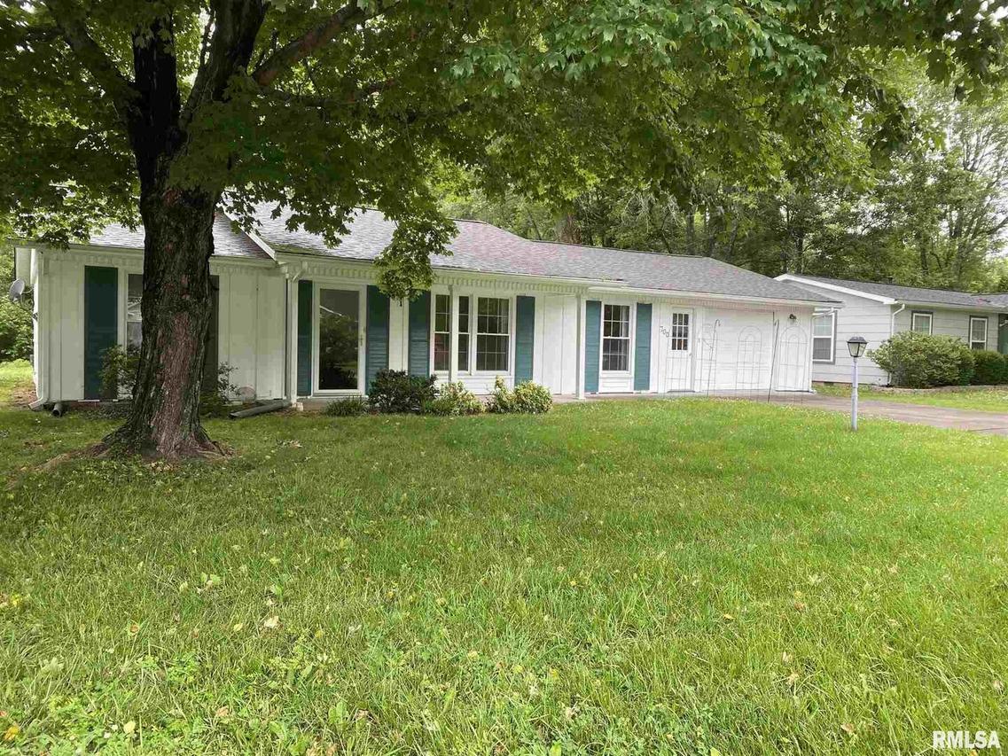 700 S Emerald St., Carbondale, IL 62901