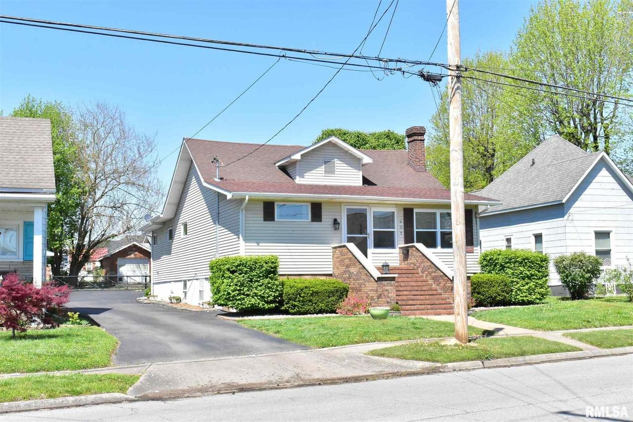 603 W St Louis St., West Frankfort, IL 62896