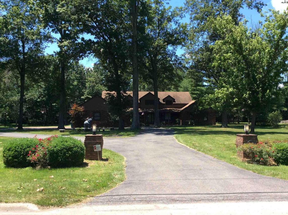 833 N 27th St., Mt Vernon, IL 62864