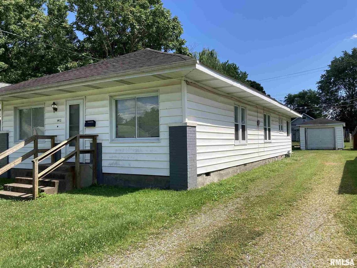 1412 W Monroe St., Herrin, IL 62959