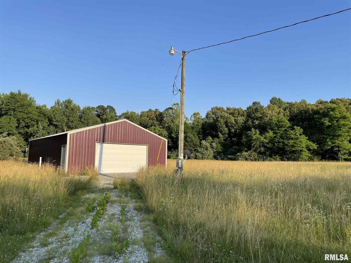 24940 Old Salt Tr., Stonefort, IL 62987