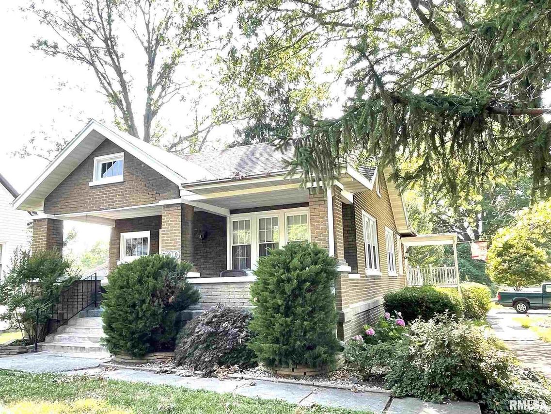 700 Cedar, Centralia, IL 62801