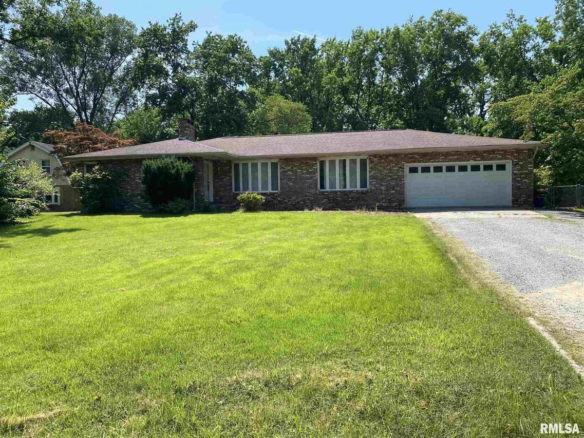 404 W Park St., Benton, IL 62896