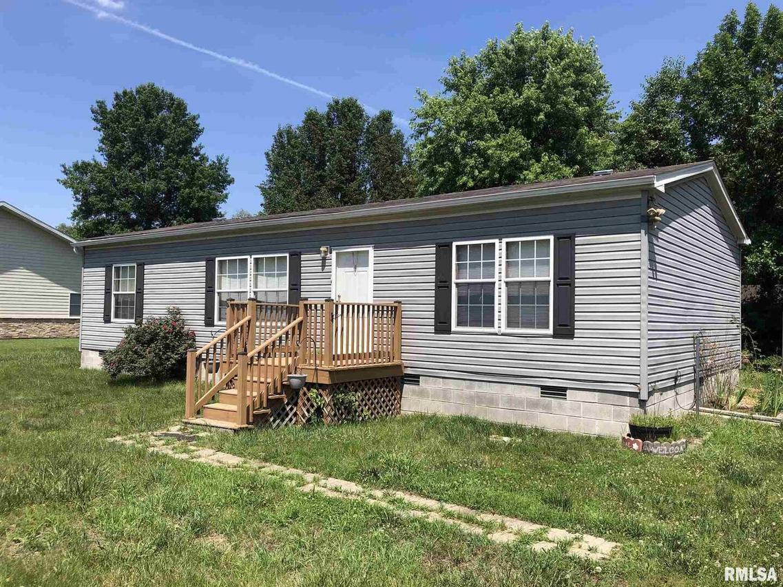 108 Sassie Ln., Herrin, IL 62948