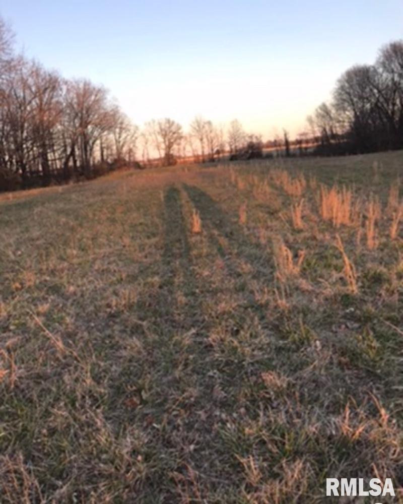 11765 Old Lake Rd., Benton, IL 62812