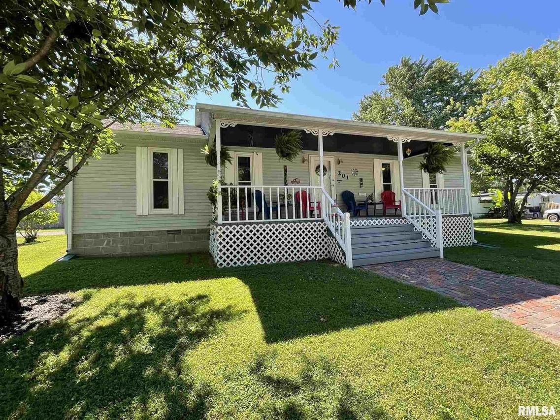 201 S 22nd St., Herrin, IL 62948